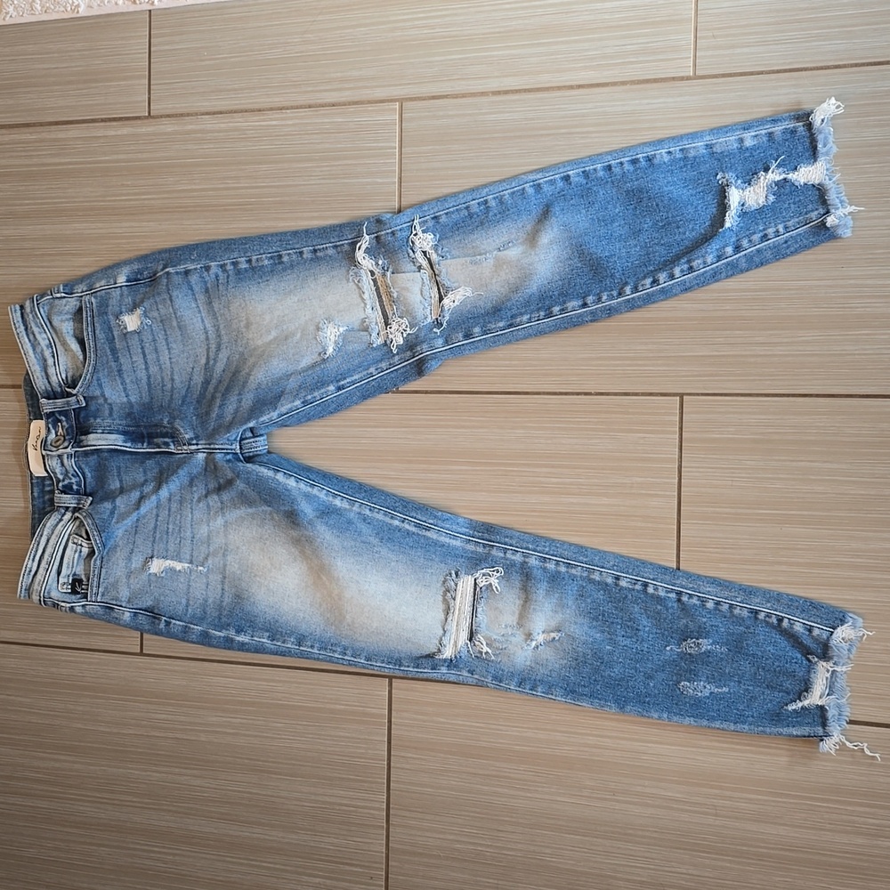 Stylish Blue Distressed Women's Jeans Kancan